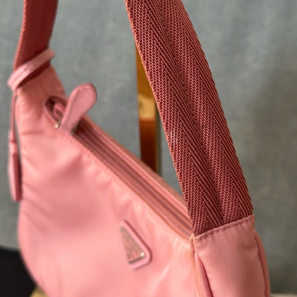 Prada Pink Nylon Mini Re-Edition 2000 Shoulder Bag - Picture 4 of 8